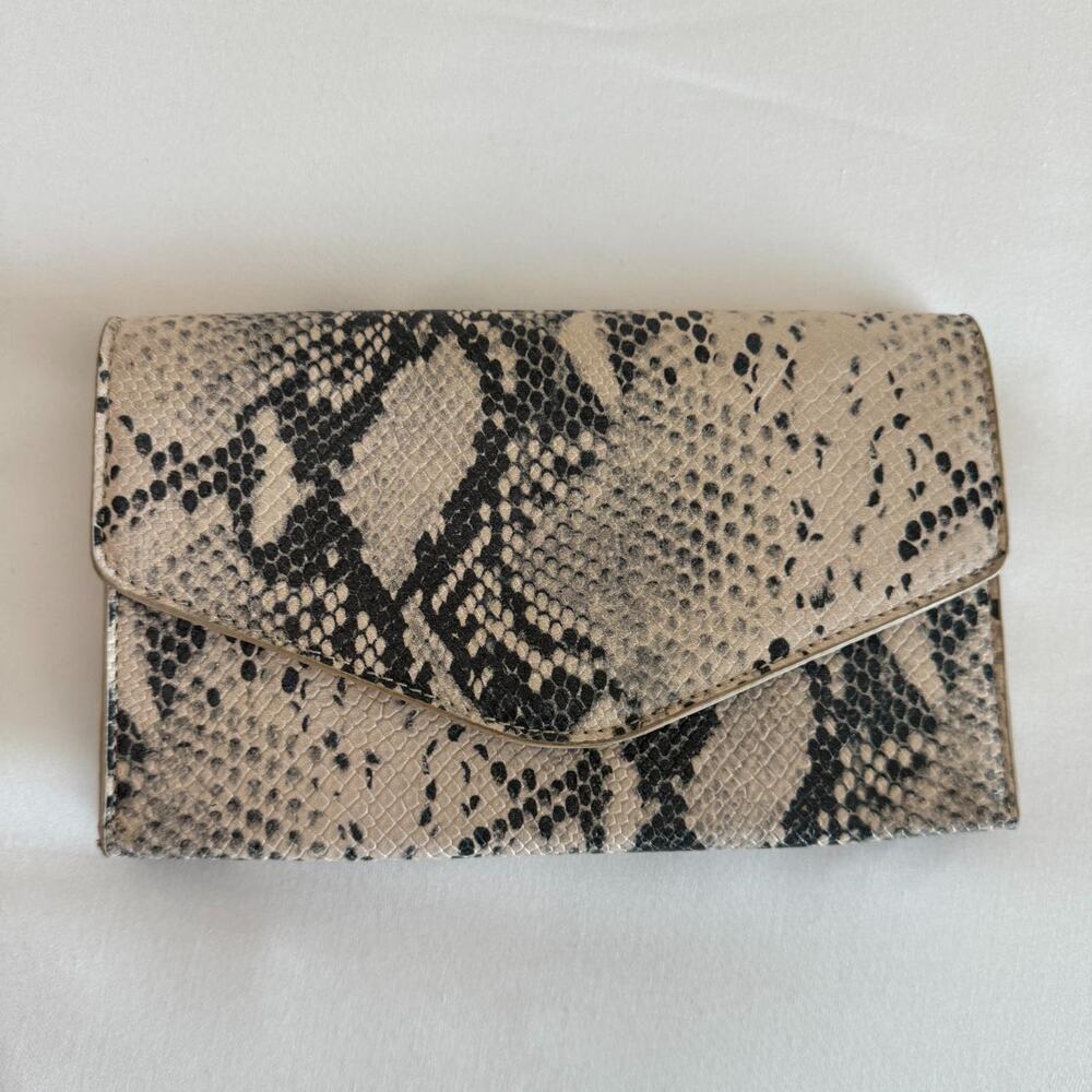 Neutral Tone Snake Skin Clutch